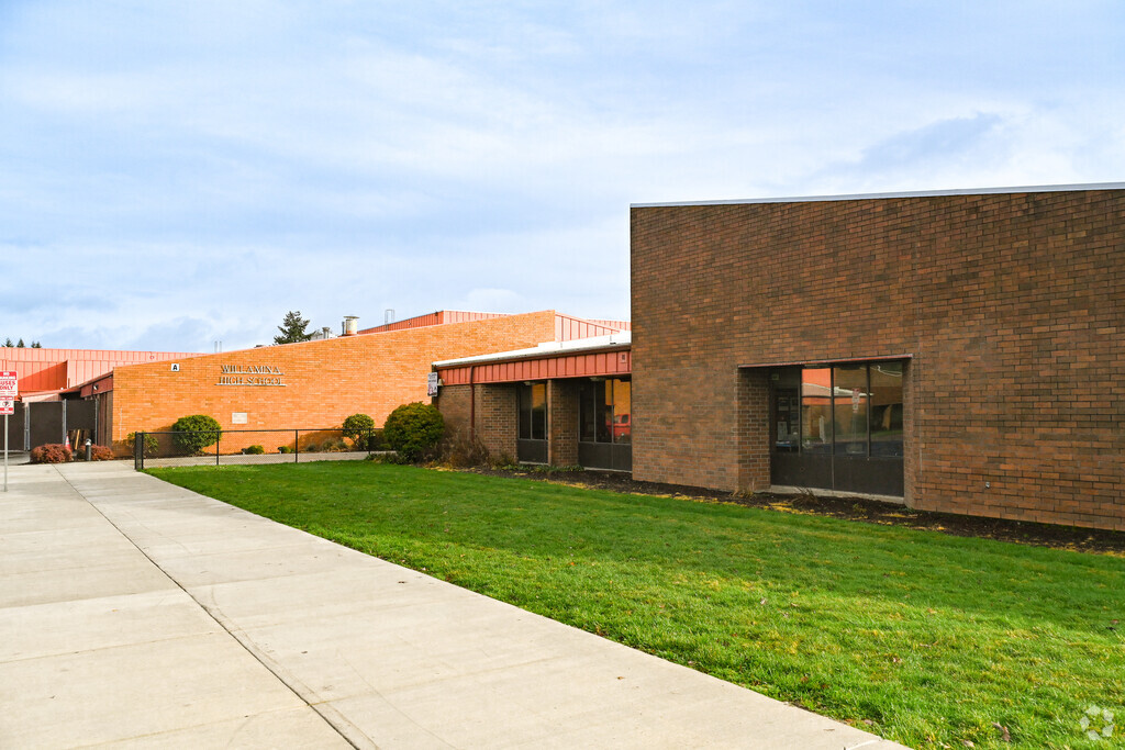 Willamina High School serves students in the Yamhill County community.