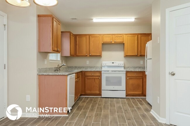 312 Harris Ave, Locust Grove, GA 30248 - photo 3