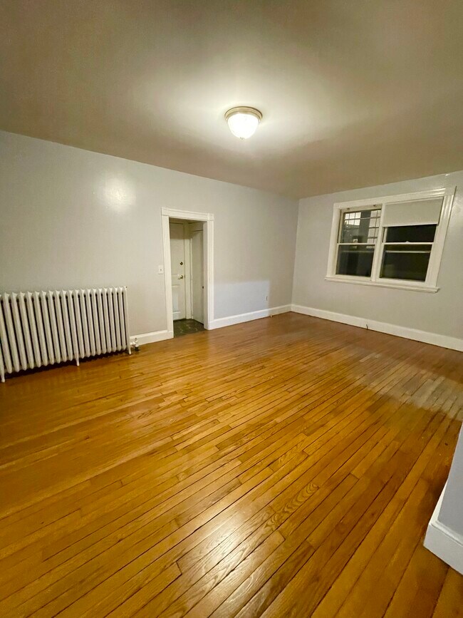 11 Sherman St unit 1L, Newport, RI 02840 - photo 5