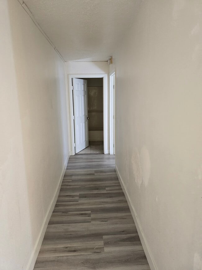 9911 S Avalon Blvd unit B, Los Angeles, CA 90003 - photo 6