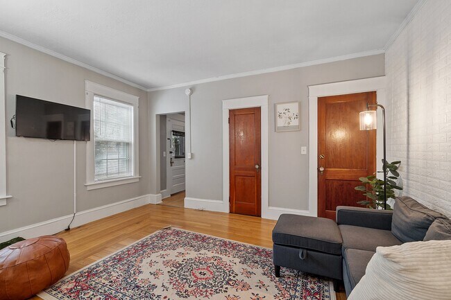 68 Walnut St unit 1S, Manchester, NH 03104 - photo 5