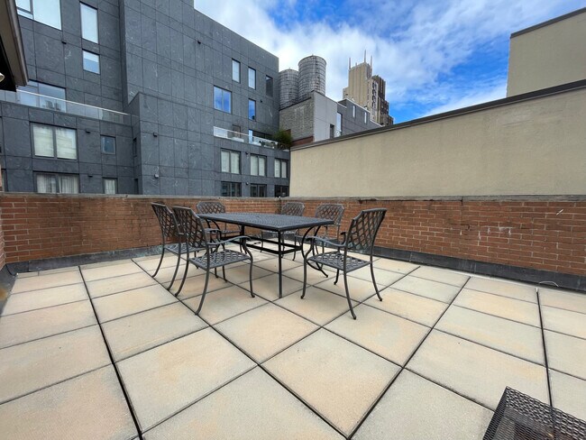 140 W 19th St unit ID1038549P, New York, NY 10011 - photo 2