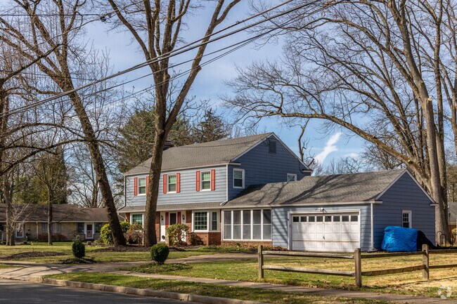 Split-level homes are popular in Hiltonia, NJ.