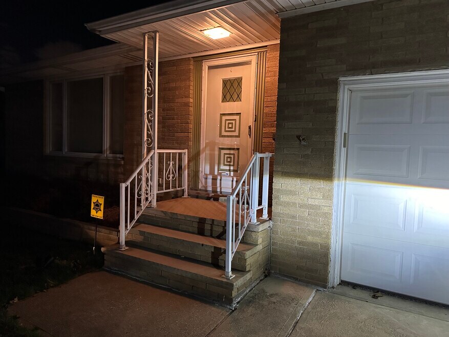 9574 Idlewood Dr, Cleveland, OH 44144 - photo 1