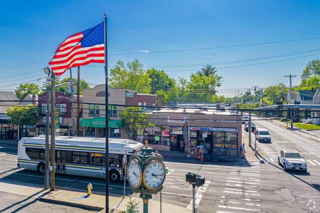 Downtown Huntington Station is very walkable with many shops and restaurants.