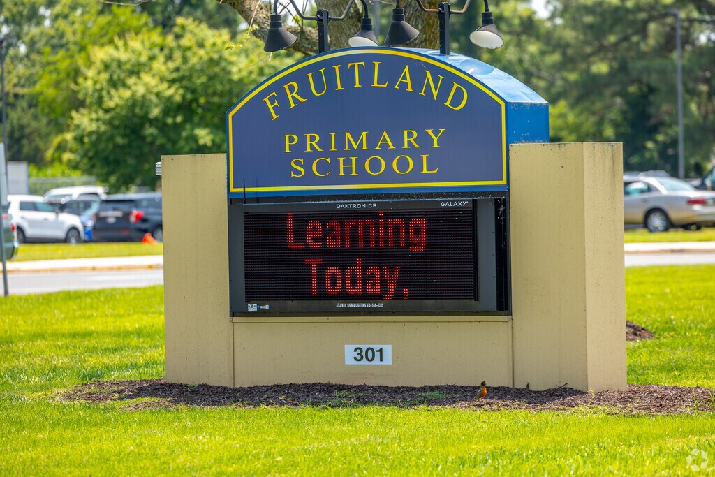 Fruitland Primary School is a public pre-k and elementary school.
