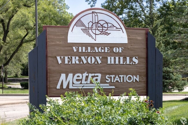 Gregg's Landing is a quaint neighborhood apart of the larger Vernon Hills area.