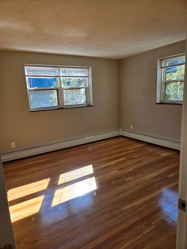 268 Grove St unit 6, Auburndale, MA 02466 - photo 4