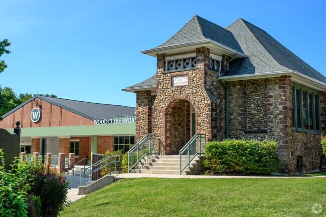 Woodcliff Middle School earns exceptional overall ratings, though some say diversity is lacking.