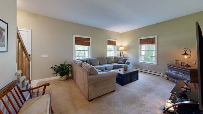 12 Carriage Hill Ln, Dover, NH 03820 - photo 3