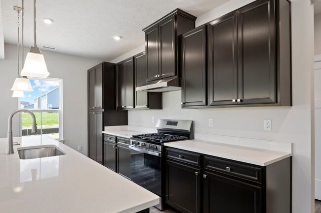 338 Mcnair Rd, Whiteland, IN 46184 - photo 6