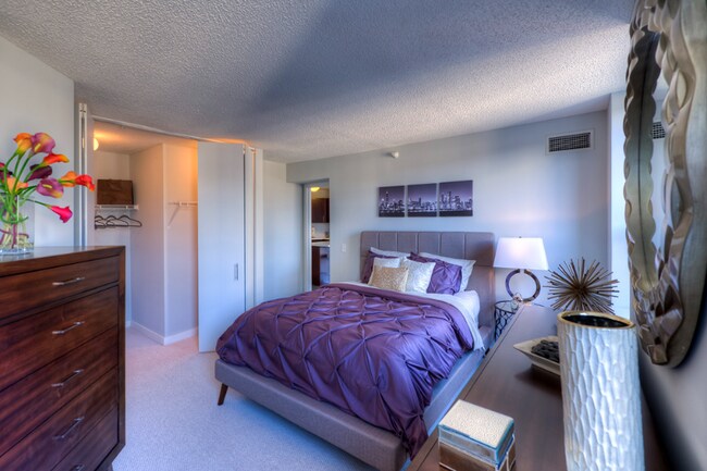 571 N State St, Chicago, IL 60654 - photo 3