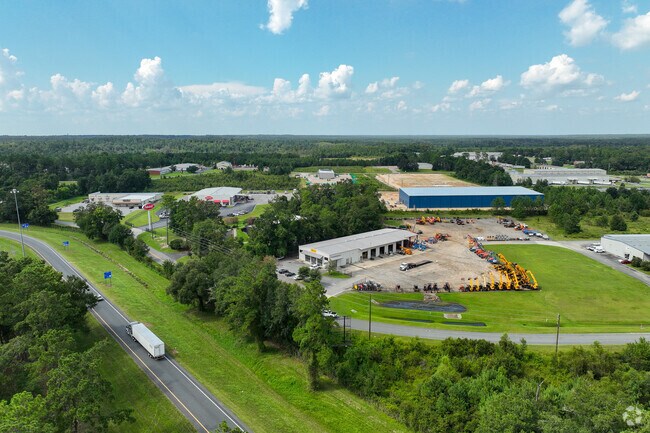 Midway’s commercial area offers truck stops and quick dining near Highway 90.