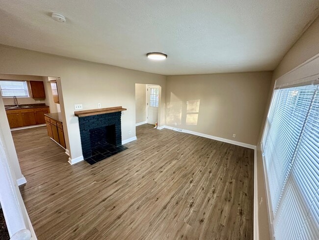 1516 Crescent Rd SW, Canton, OH 44710 - photo 4