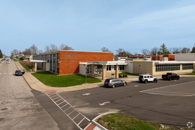 Greensburg Junior High School receives an overall Niche grade of B.