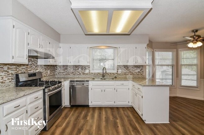 1432 E Sheridan Bridge Ln, Olathe, KS 66062 - photo 6