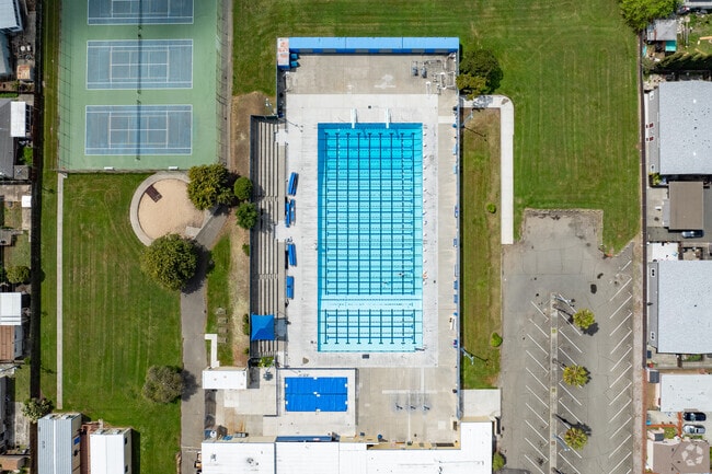 Castlewood Park offers tennis courts, an olympic-sized lap pool and sand lot with lawns.