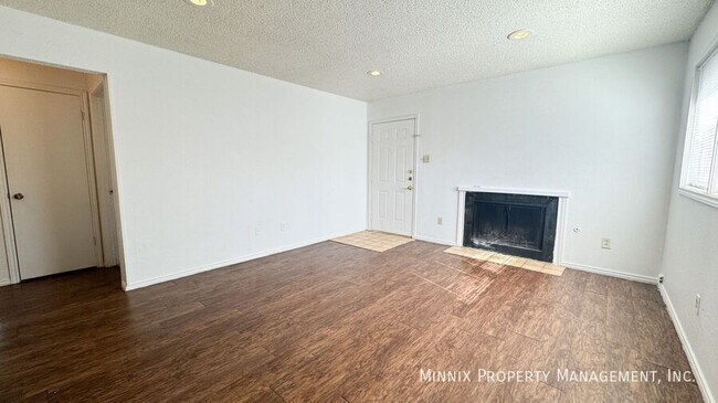 8208 Vernon Ave unit B, Lubbock, TX 79423 - photo 5