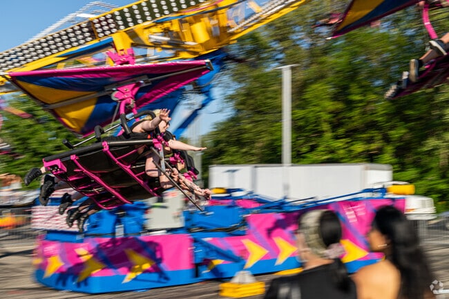 Buffalo Grove Days is a summer carnival over Labor Day weekend near South Buffalo Grove.