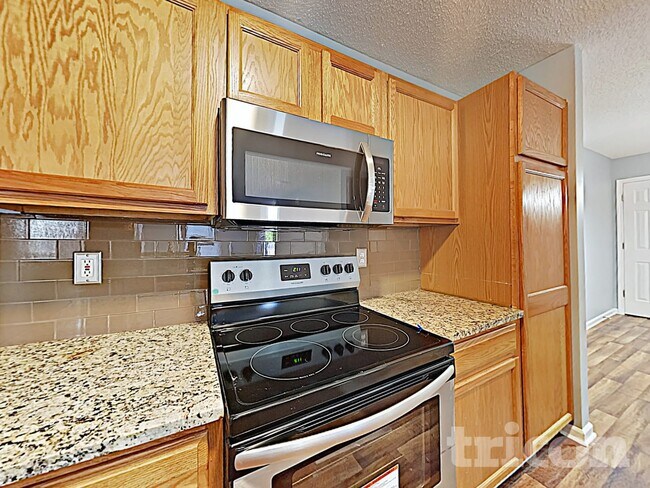 208 E Waverly Pl Ct, Columbia, SC 29229 - photo 7