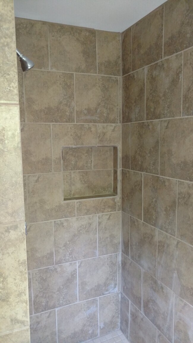 429 W 2nd St unit 1/2, Freeport, TX 77541 - photo 5