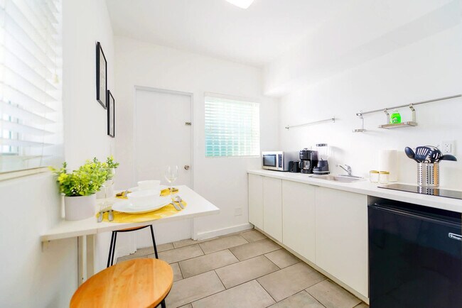 515 NE 82nd St unit FL1-ID1022261P, Miami, FL 33138 - photo 2