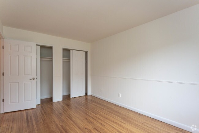 Bay Shore Gardens Gated Community, Bay Shore, NY 11706 - photo 5