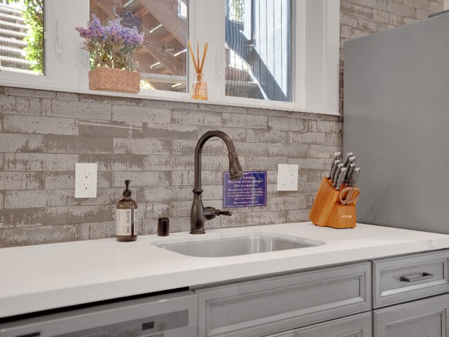 2108 Valente Cir, Martinez, CA 94553 - photo 5