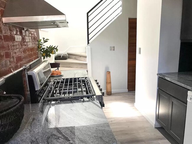 4529 Arco Ave unit 2, Saint Louis, MO 63110 - photo 7