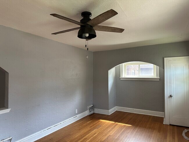 4916 Winona Ave unit 2 West, Saint Louis, MO 63109 - photo 3