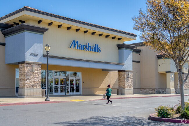 Shop for the latest trends at Marshalls in Natomas Park.
