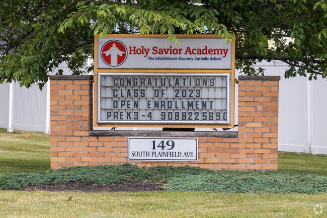 Holy Savior Academy in South Plainfield has a student-teacher ratio of 16:1.