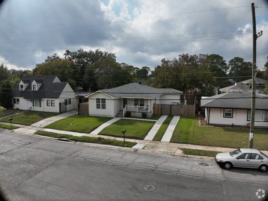 4742 Louisa Dr, New Orleans, LA 70126 - photo 2