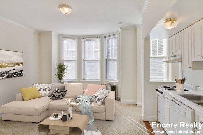 1223 Beacon St unit 301, Brookline, MA 02446 - photo 5