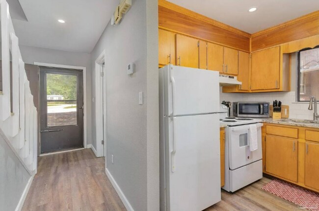 2028 Americus Ave unit 5, Pensacola, FL 32507 - photo 7