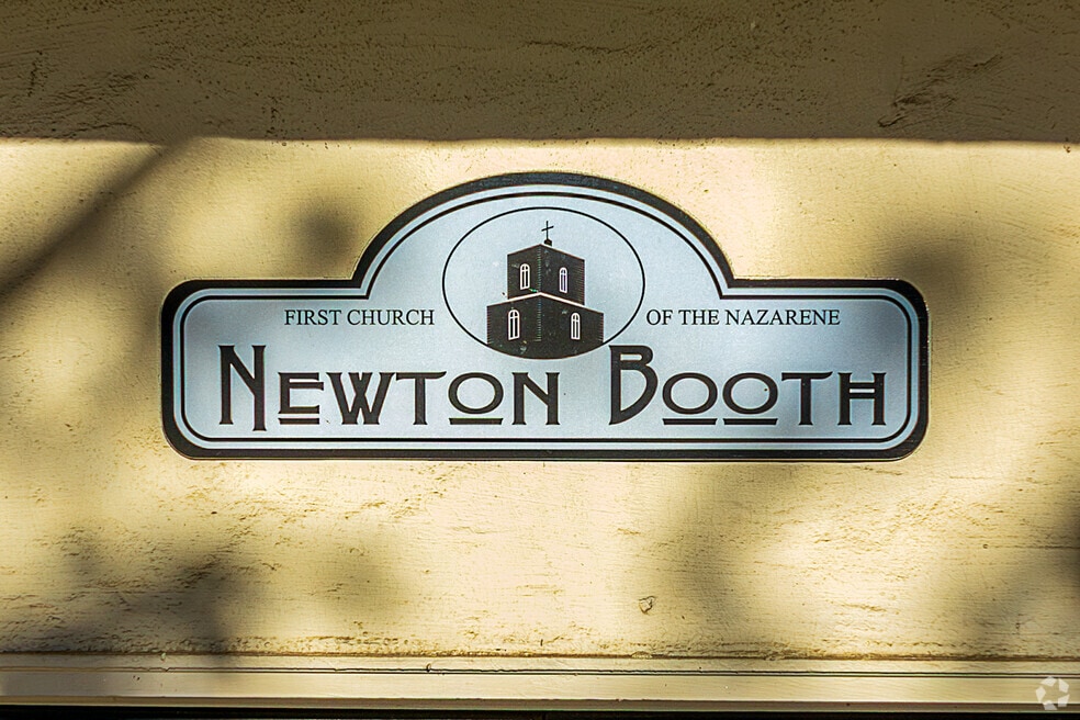 Newton Booth