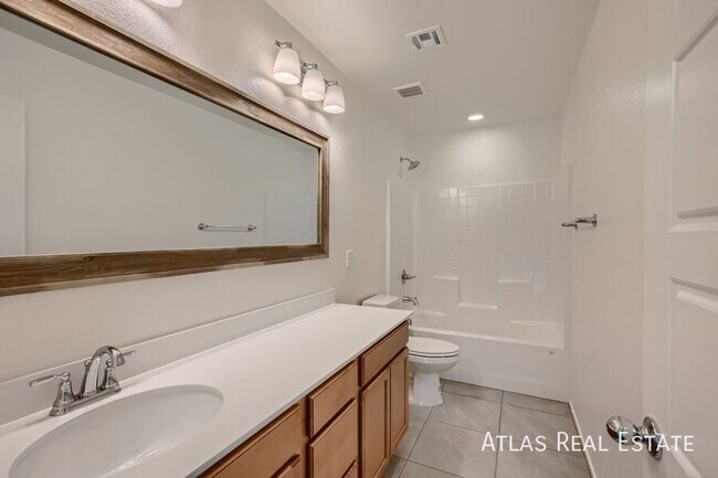 637 Loyalty Ct, Henderson, NV 89011 - photo 6