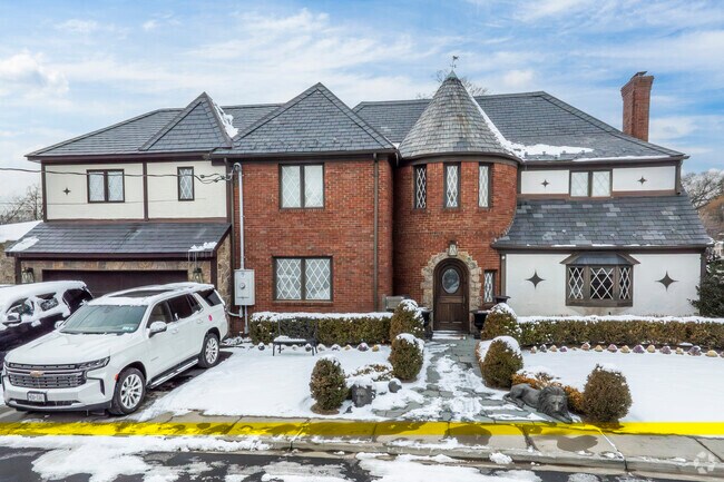 Victorian style homes in Rockville Centre offer residents a balance between contemporary design with artful architectural roots.