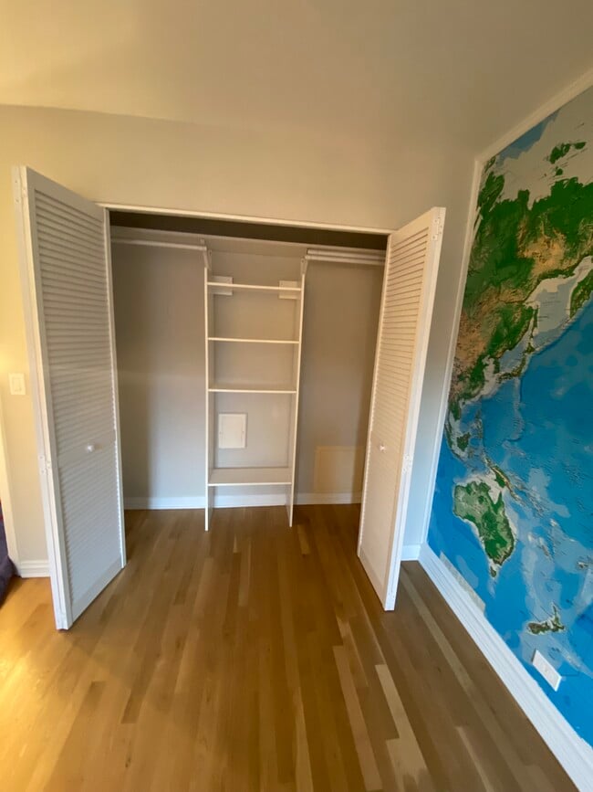 2nd bedroom