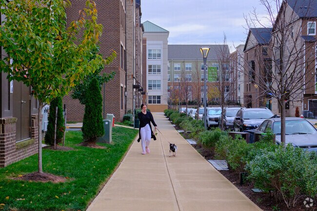The neighborhood of Kincora recreates urban density well outside the city.