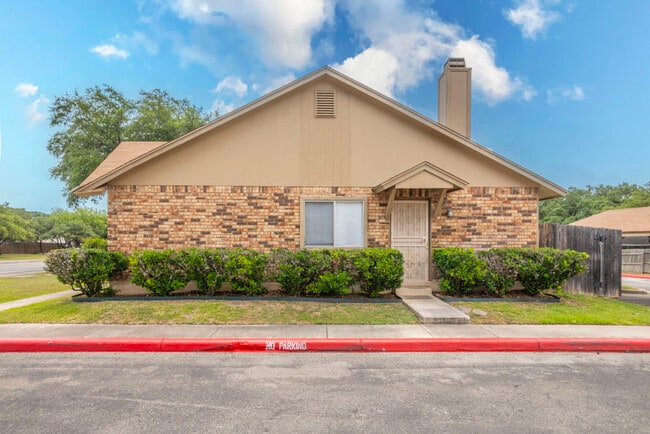 10254 Dover Ridge unit 206, San Antonio, TX 78250 - photo 4