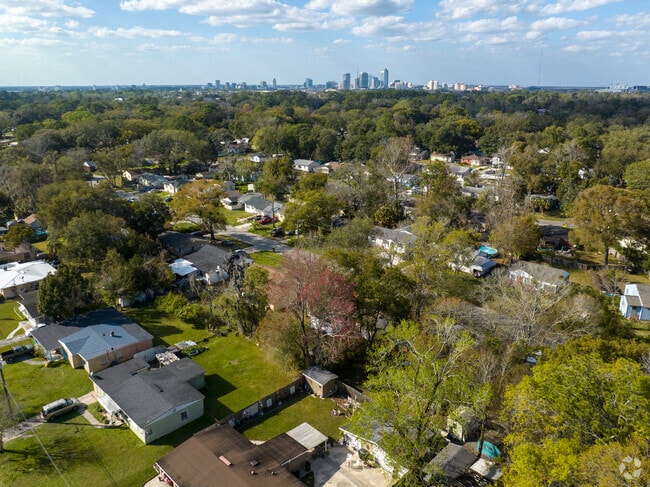 Spring Park neighborhood is in a popular location close to Jacksonville, FL.