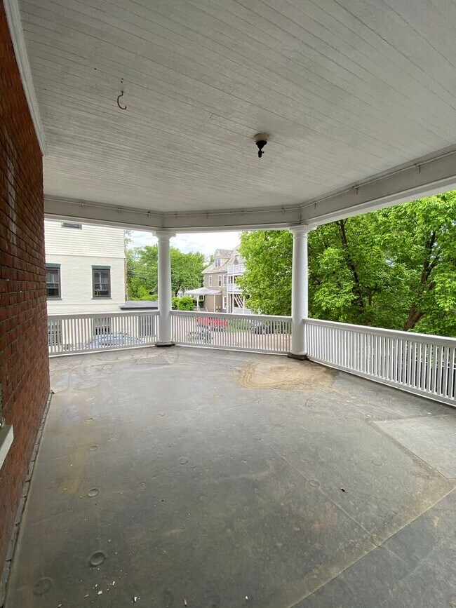 207 S Union St unit 207 South Union St, Burlington, VT 05401 - photo 6