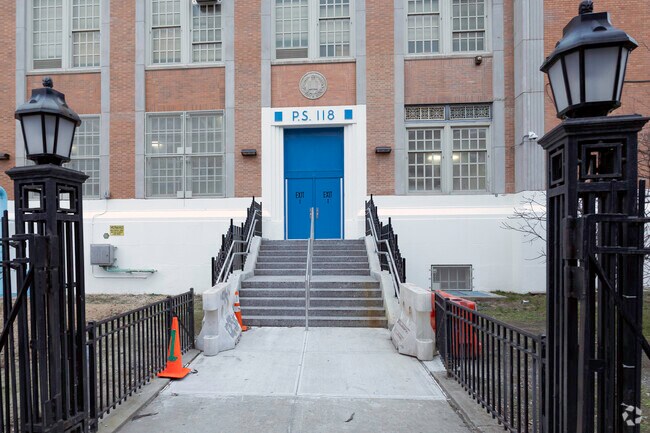 JHS 118 William W Niles is ranked #126 in New York Middle Schools.