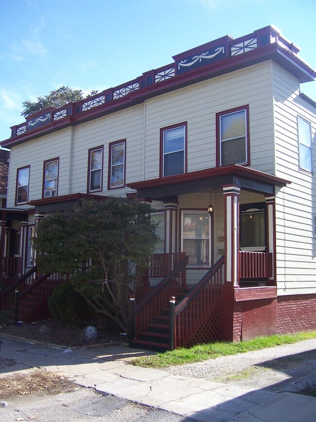 213 E Mulberry St unit 2, Bloomington, IL 61701 - photo 2