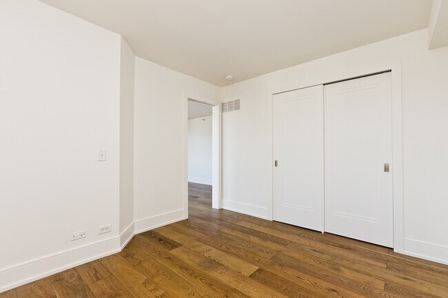 3660 N Lake Shore Dr unit 2511, Chicago, IL 60613 - photo 6