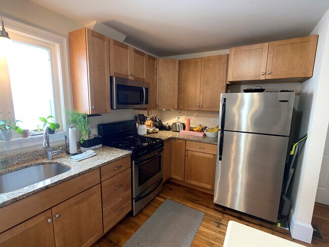 78 Ten Hills Rd unit 1, Somerville, MA 02145 - photo 5