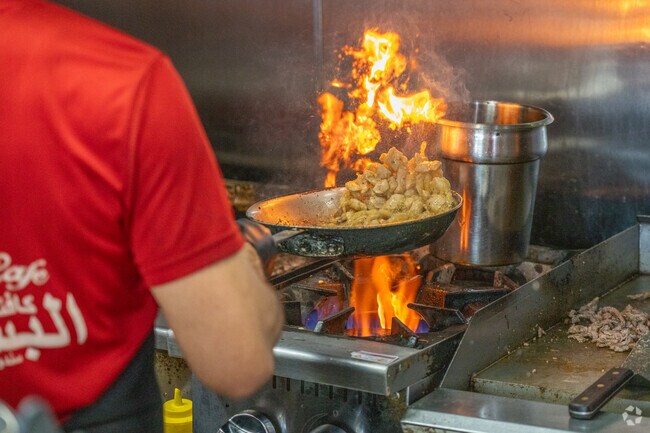 Boostan Cafe serves up shawarma and juices near Campau-Banglatown.