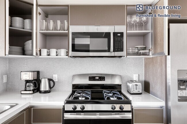 1539 Purdue Ave unit FL3-ID620, Los Angeles, CA 90025 - photo 7