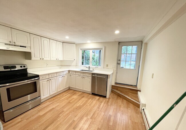 16 Greenwich St, Roxbury Crossing, MA 02120 - photo 2